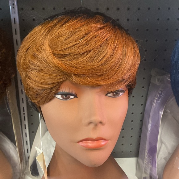 Human hair Pixie Wig - Picture 5 of 10